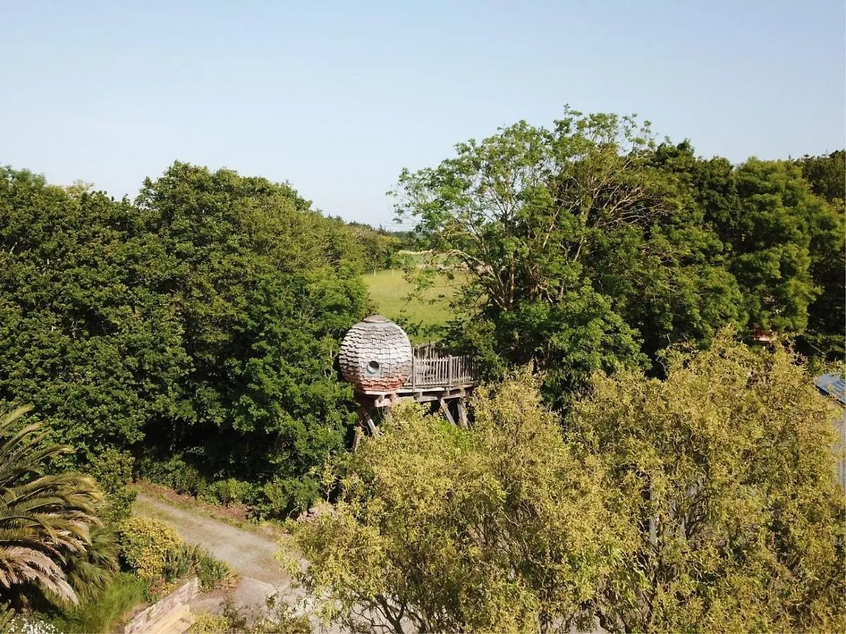 La Ville Es Renais - Ferme Et Maison D'Hotes Insolite Erquy 0*,  France